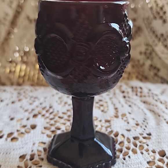 Avon 1876 Ruby Red Cape Cod Pressed Glass Wine Glass - Picture 4 of 4